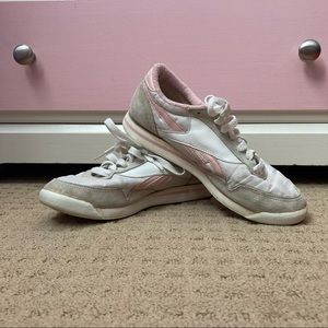 Vintage Reebok white and pink sneaker shoes